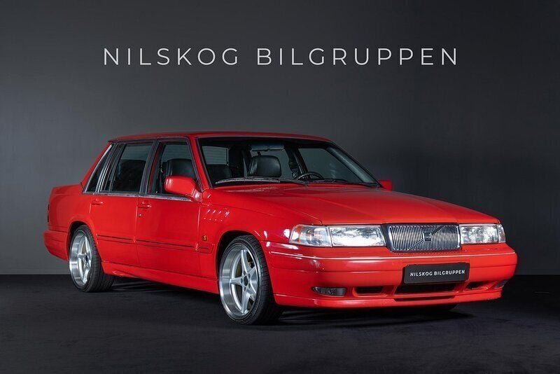 Röd Begagnad 1984 Volvo 760 Sedan | 139 900 kr - Bild 1/4