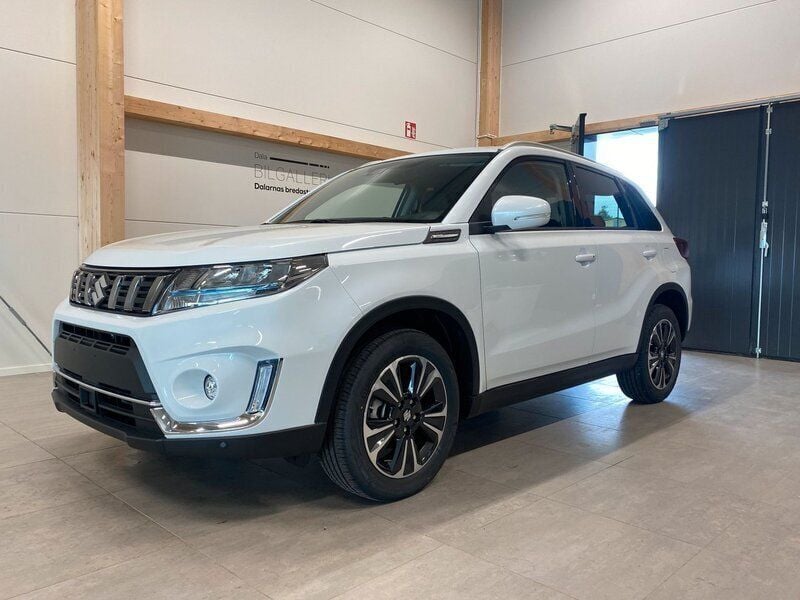 Vit Ny 2024 Suzuki Vitara SUV | 336 800 kr (Marknadspris) - Bild 1/4