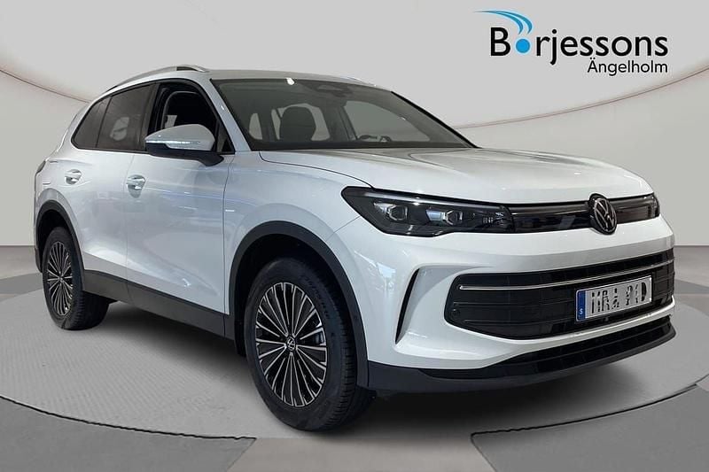 Ny 2025 VW Tiguan SUV | 399 200 kr (Marknadspris) - Bild 1/4