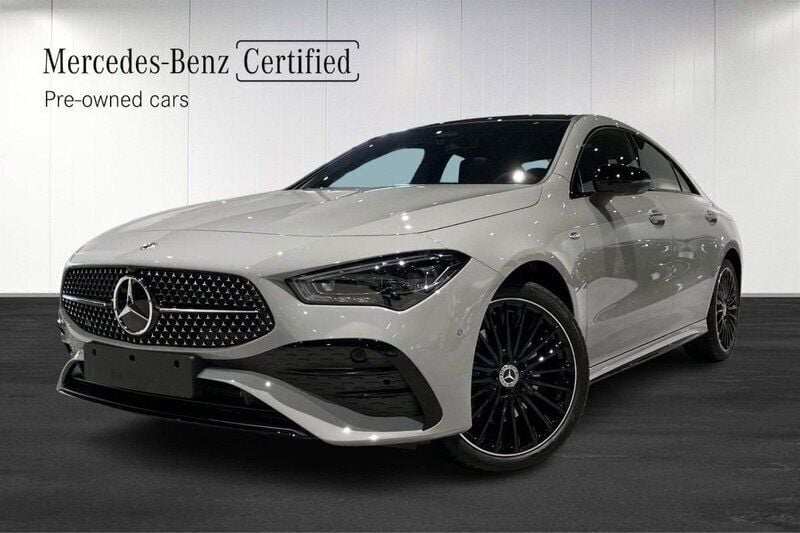 Grå (grey) Begagnad 2025 Mercedes CLA250e Advanced Sedan | 546 110 kr - Bild 1/4