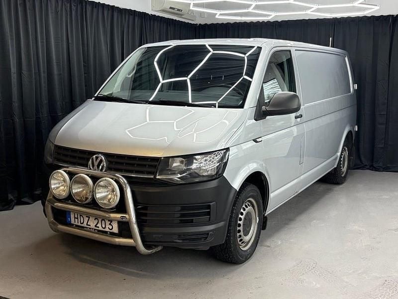 Silver Begagnad 2016 VW T6 Van | 109 900 kr (Superpris) - Bild 1/4