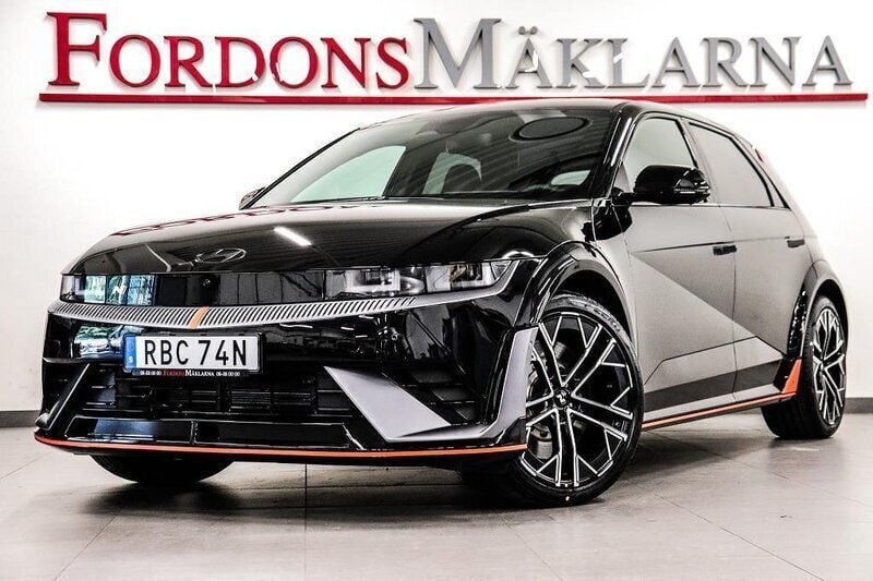 Abyss black pearl Ny 2024 Hyundai Ioniq 5 SUV | 834 900 kr - Bild 1/4