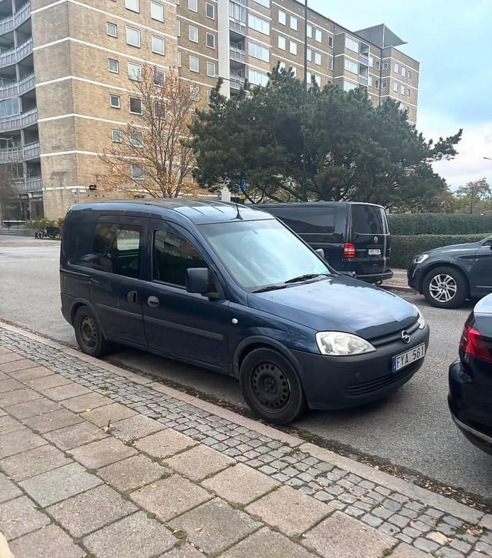 Begagnad Opel Combo 94 HK (69 kW) 2011 Van
