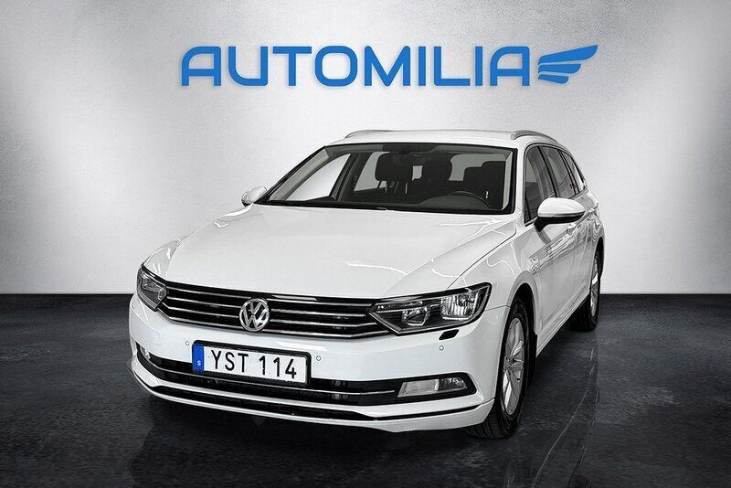 Vit Begagnad 2017 VW Passat Kombi | 174 900 kr (Marknadspris) - Bild 1/4