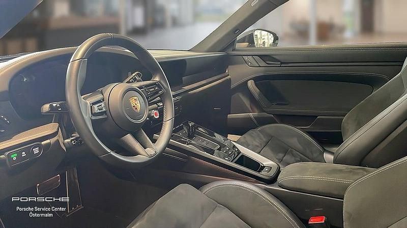 Begagnad Porsche 911 Carrera 4 GTS 485 HK (356 kW) 2024 Svart