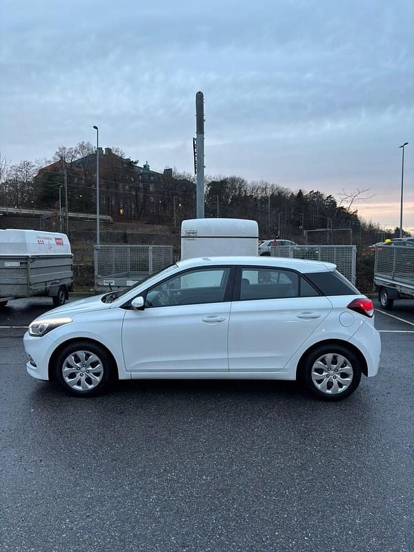 Begagnad Hyundai i20 84 HK (61 kW) 2016