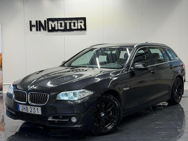 Grå Begagnad 2014 BMW 520 Kombi | 99 900 kr (Superpris) - Bild 1/4