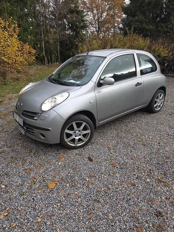 Silver Begagnad 2007 Nissan Micra Halvkombi | 17 000 kr (Marknadspris) - Bild 1/4