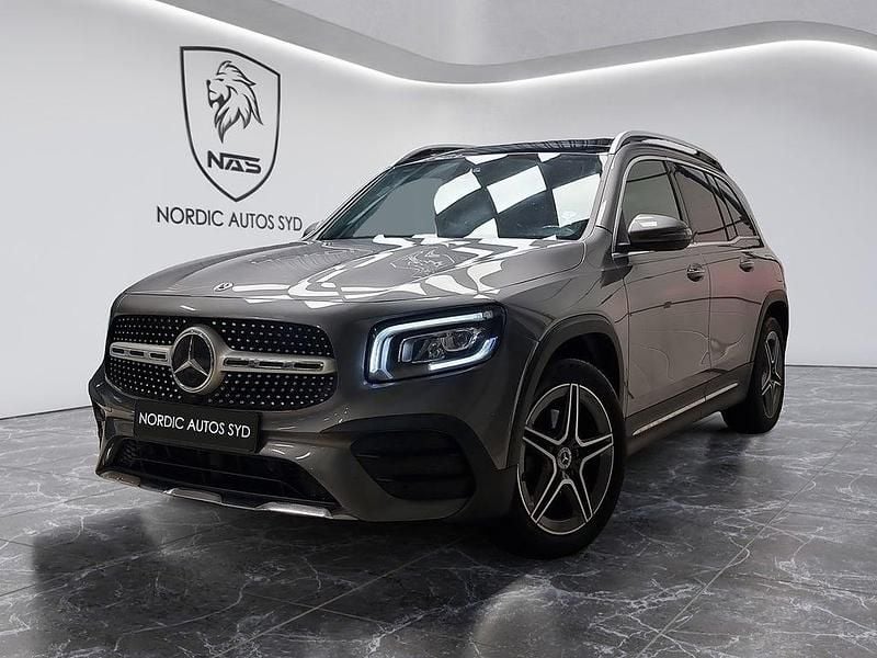 Grå Begagnad 2022 Mercedes GLB200 AMG SUV | 389 900 kr (Dyr) - Bild 1/4