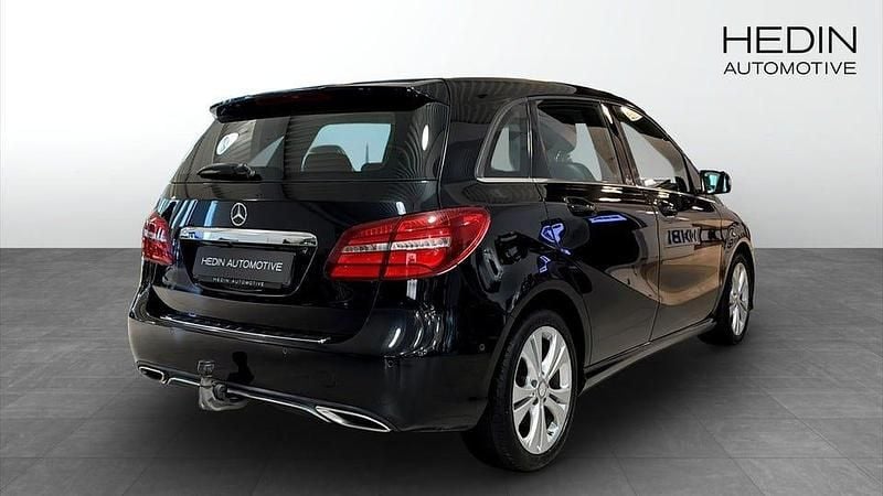 Begagnad Mercedes B200 136 HK (100 kW) 2015 Svart Minibuss