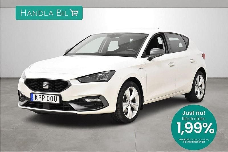 Vit Begagnad 2021 Seat Leon FR Halvkombi | 224 900 kr (Marknadspris) - Bild 1/3