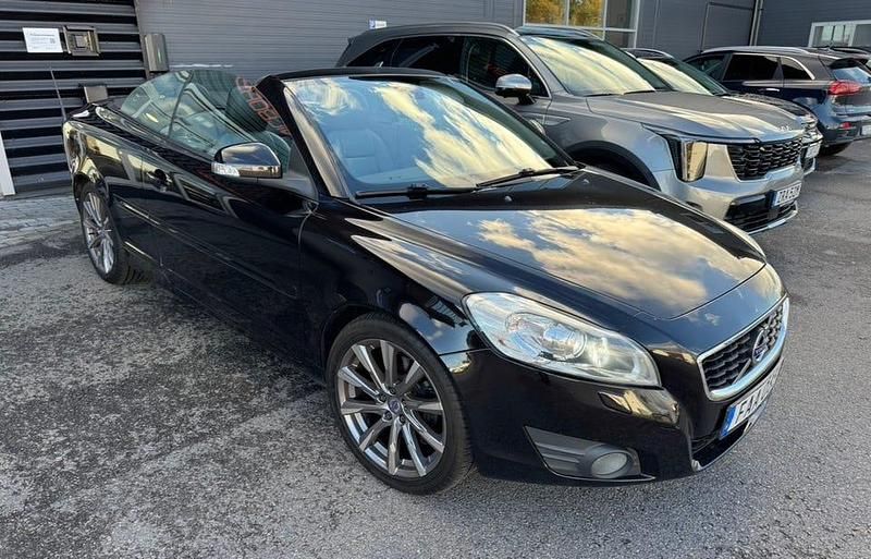 Begagnad Volvo C70 150 HK (110 kW) 2012 Mörkröd metallisk Cab