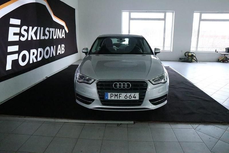 Begagnad Audi A3 Attraction 150 HK (110 kW) 2014 Silver