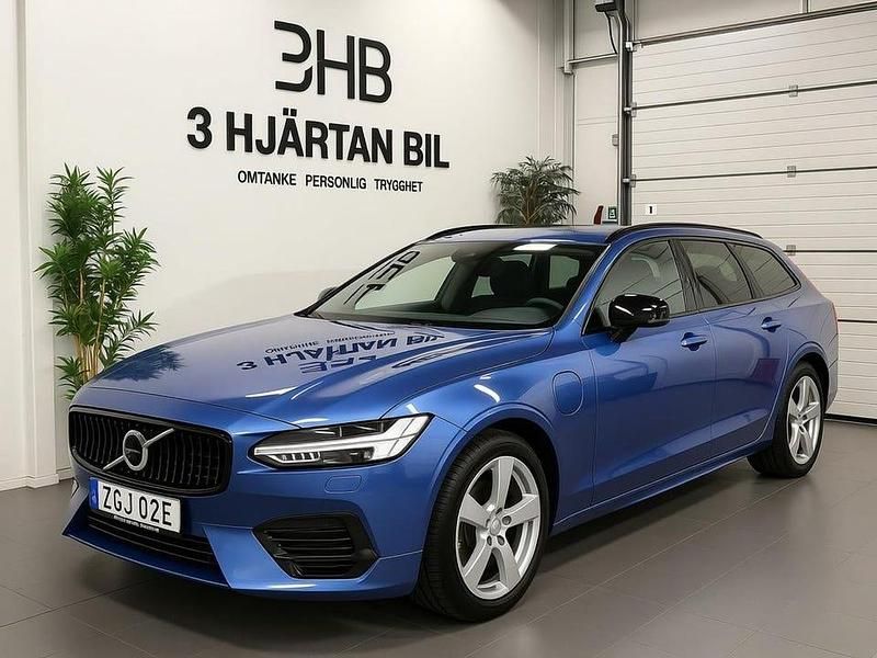 Blå Begagnad 2020 Volvo V90 R-Design Kombi | 379 900 kr (Marknadspris) - Bild 1/4