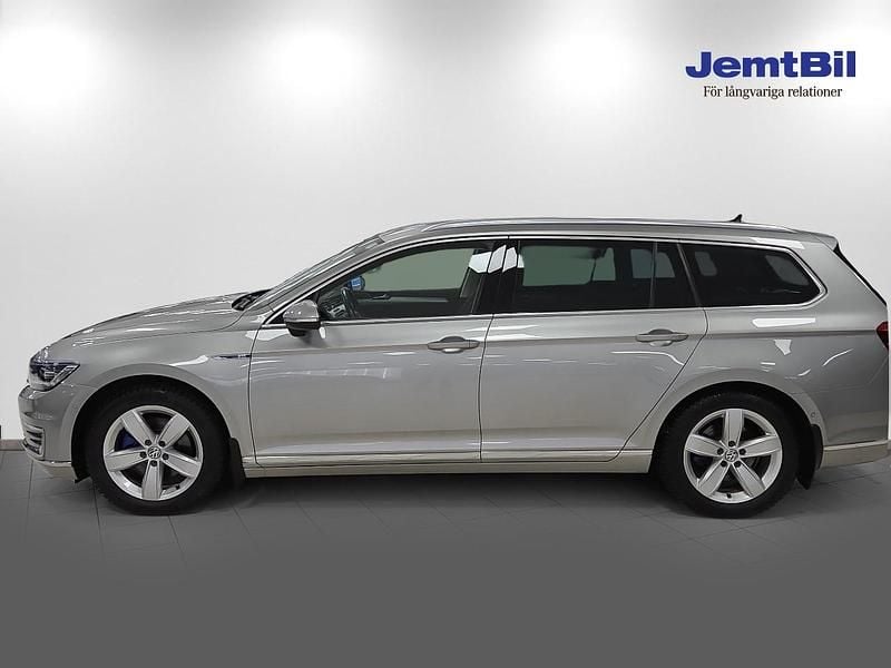 Begagnad VW Passat GTE 2016 Silver Kombi