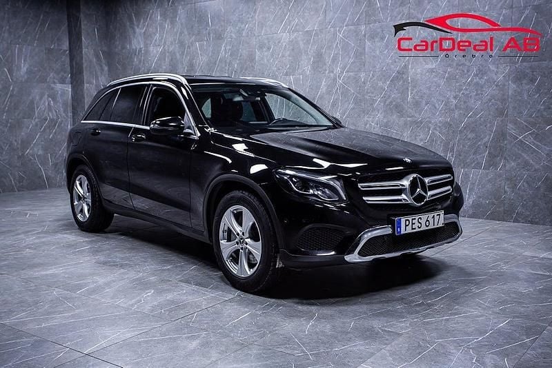 Svart Begagnad 2017 Mercedes GLC220 SUV | 238 800 kr (Marknadspris) - Bild 1/4