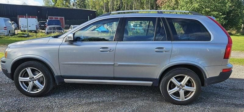 Silver Begagnad 2010 Volvo XC90 R-Design SUV | 129 000 kr (Marknadspris) - Bild 1/4