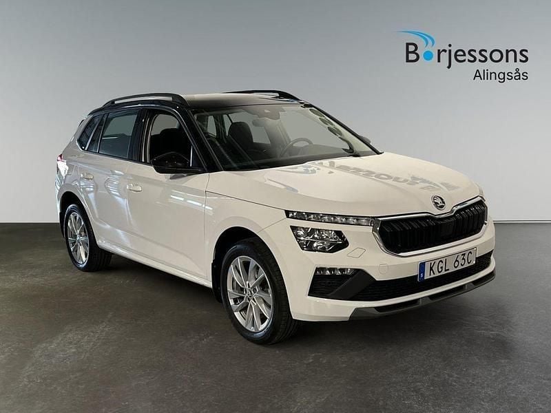 Vit Begagnad 2024 Skoda Kamiq Selection SUV | 269 900 kr (Lite dyr) - Bild 1/4