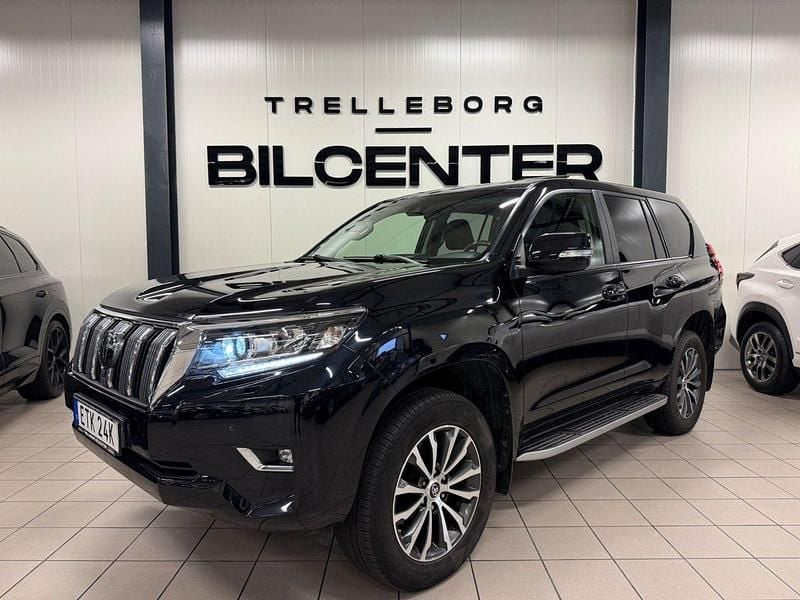 Svart Begagnad 2019 Toyota Land Cruiser SUV | 609 900 kr (Marknadspris) - Bild 1/4