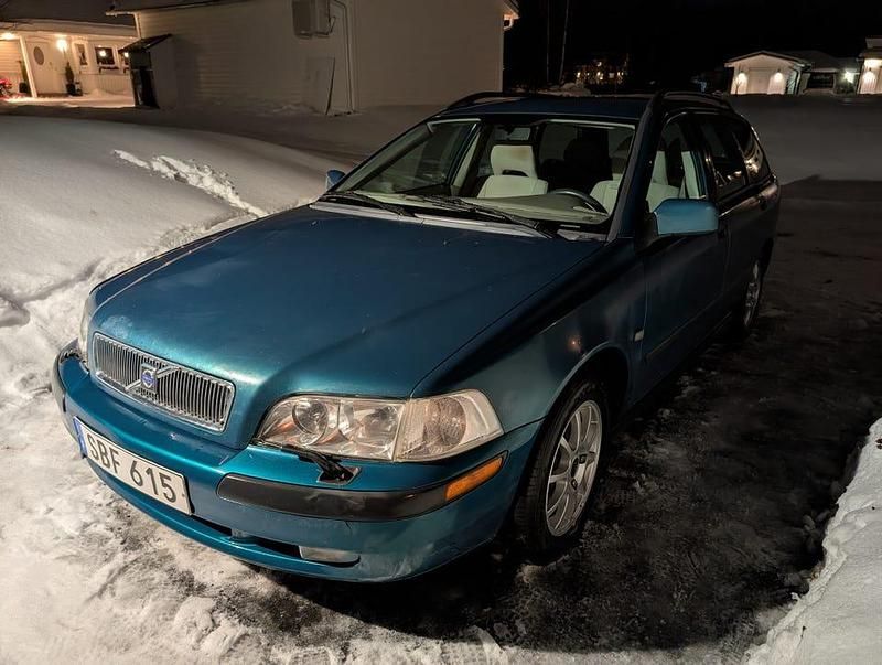 Begagnad 2001 Volvo V40 Kombi | 6 000 kr (Bra pris) - Bild 1/4