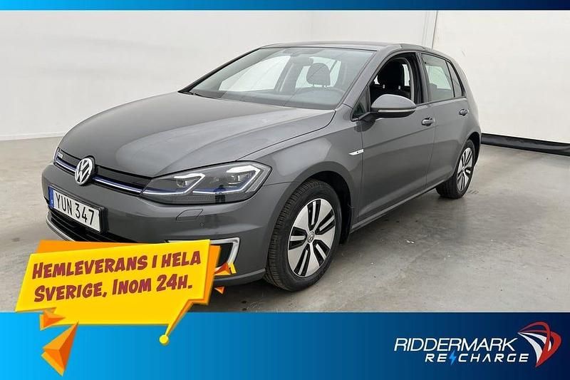 Mörkgrå Begagnad 2018 VW e-Golf Halvkombi | 148 900 kr (Marknadspris) - Bild 1/3