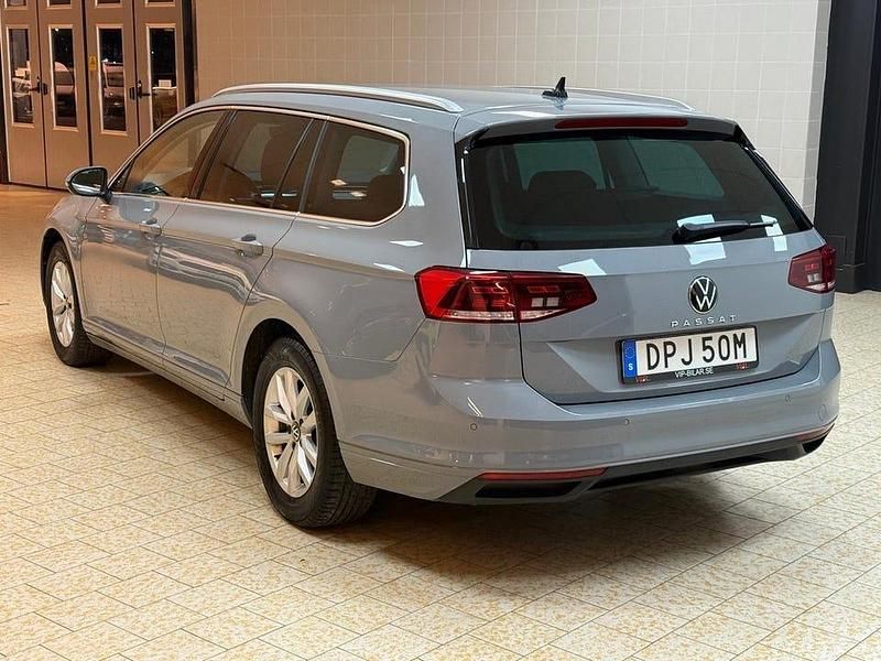 Begagnad VW Passat Edition 150 HK (110 kW) 2022 Grå Kombi
