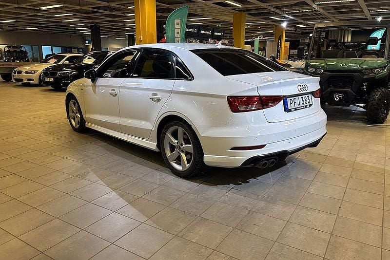 Begagnad Audi A3 S-Line 150 HK (110 kW) 2017 Vit Sedan
