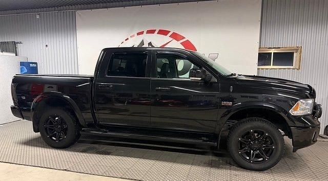 Begagnad RAM 1500 394 HK (289 kW) 2018 Svart Pickup