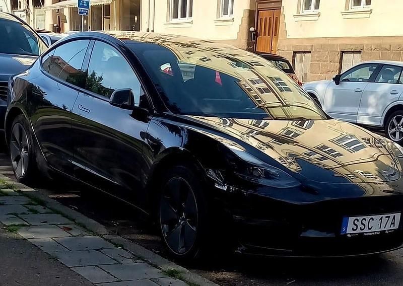 Begagnad Tesla Model 3 Long Range AWD 323 kW (440 HK) 2021 Sedan