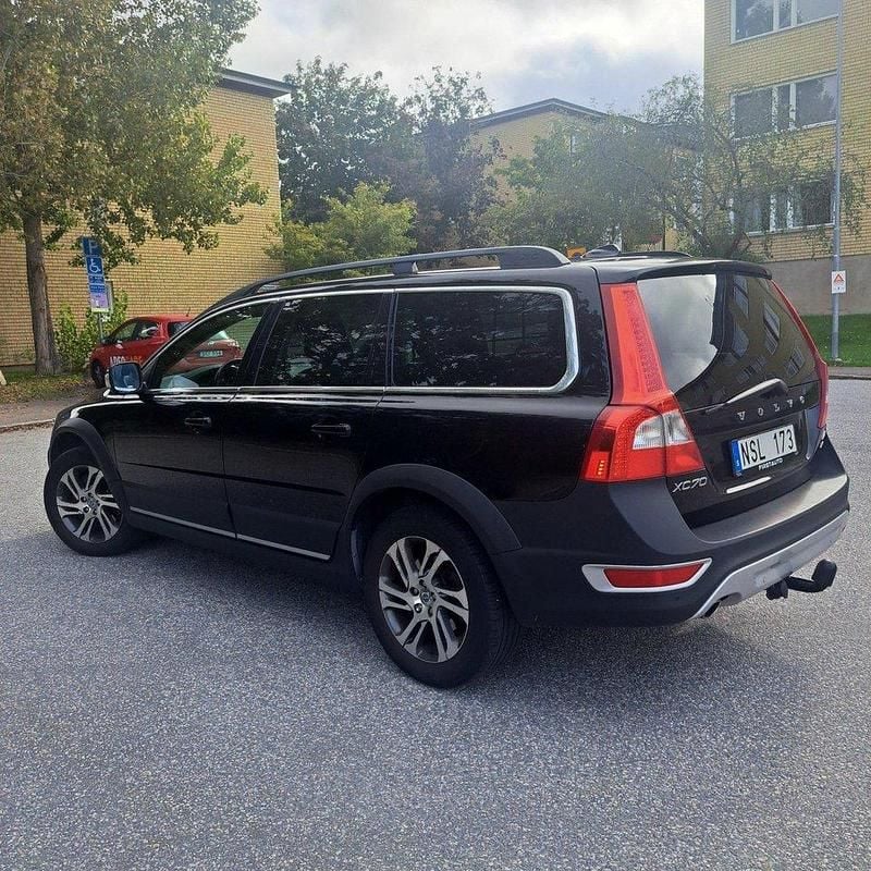 Svart Begagnad 2013 Volvo XC70 Momentum SUV | 113 900 kr (Bra pris) - Bild 1/4