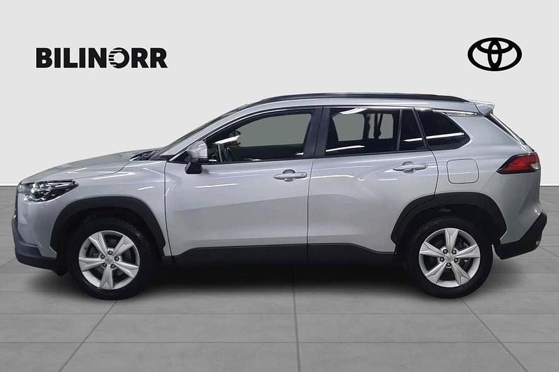 Begagnad Toyota Corolla Cross Style 200 HK (147 kW) 2023 Silver SUV
