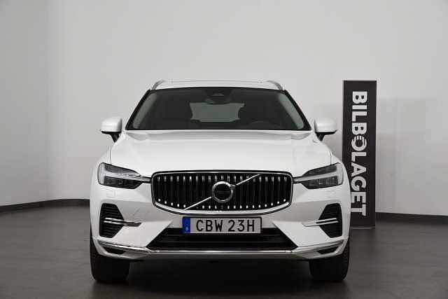 Begagnad Volvo XC60 Core 355 HK (261 kW) 2023 Vit SUV