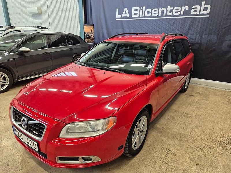 Begagnad Volvo V70 R-Design 231 HK (169 kW) 2010 Röd Kombi