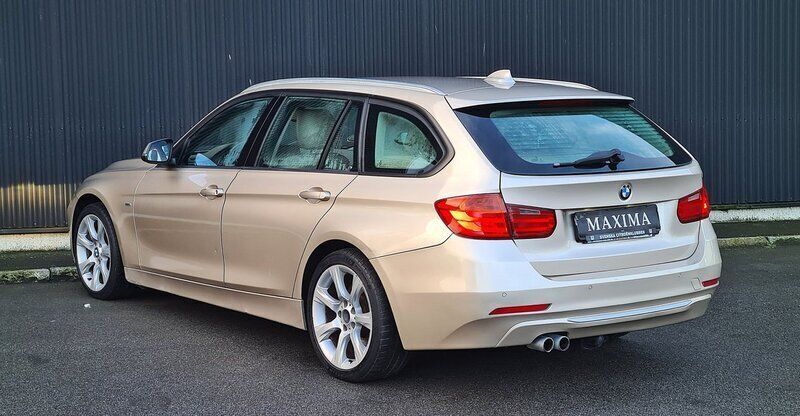 Begagnad BMW 330 259 HK (190 kW) 2013 Silverbeige Kombi