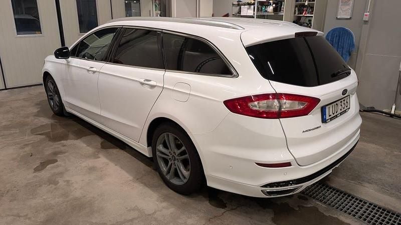 Begagnad Ford Mondeo Titanium 180 HK (132 kW) 2015 Kombi