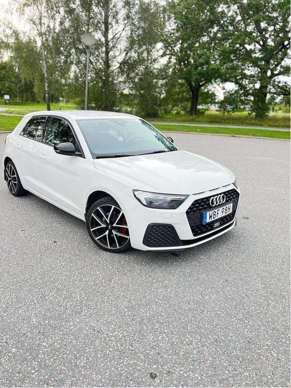 Vit Begagnad 2019 Audi A1 Sportback Proline Halvkombi | 154 500 kr (Bra pris) - Bild 1/4