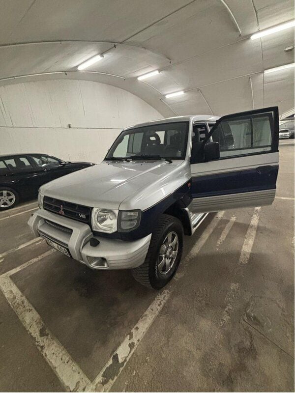 Begagnad 2000 Mitsubishi Pajero SUV | 90 000 kr - Bild 1/4