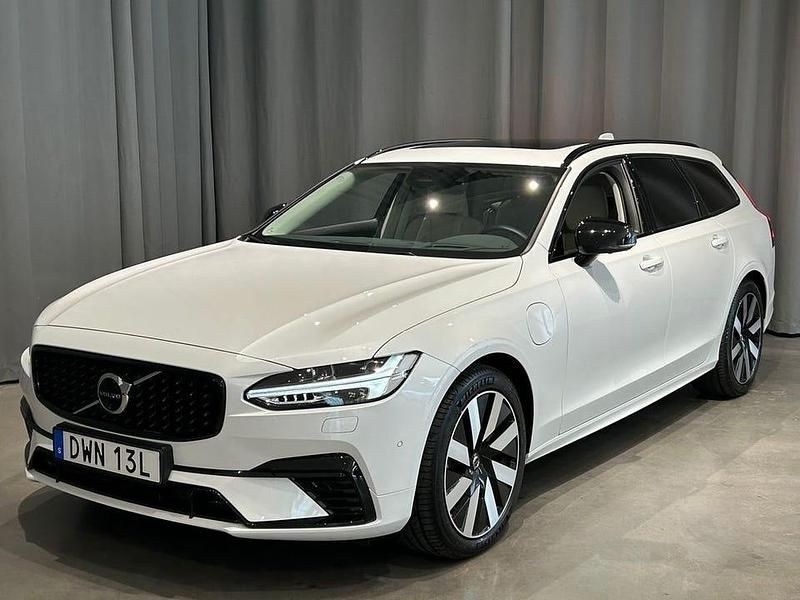 Vit Begagnad 2025 Volvo V90 Plus Kombi | 484 800 kr - Bild 1/4
