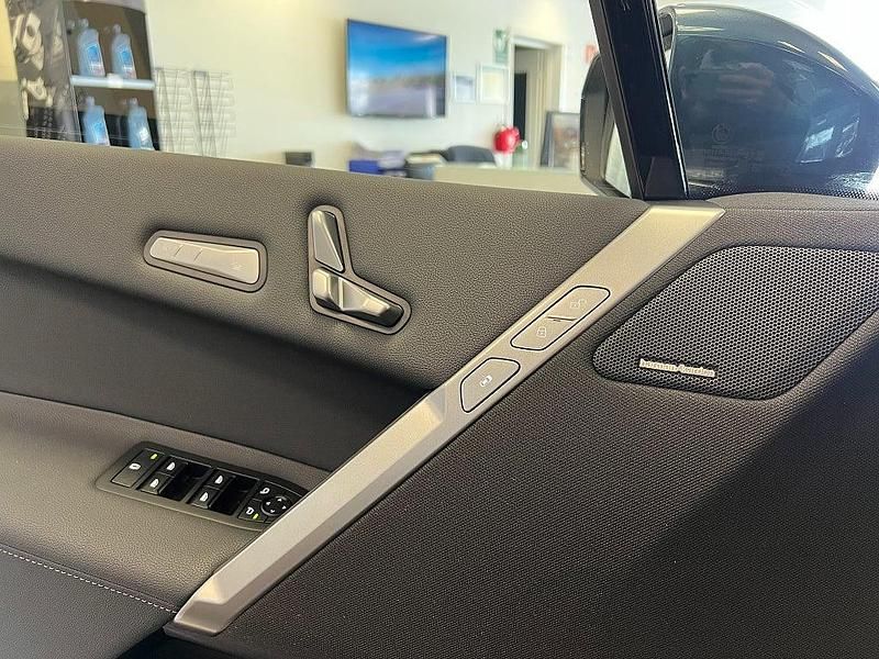 Begagnad BMW iX M Sport 400 kW (544 HK) 2025 Blå SUV