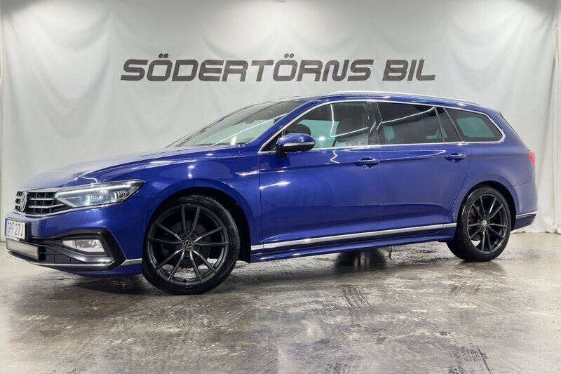 Blå Begagnad 2020 VW Passat R-line Kombi | 249 900 kr (Lite dyr) - Bild 1/4