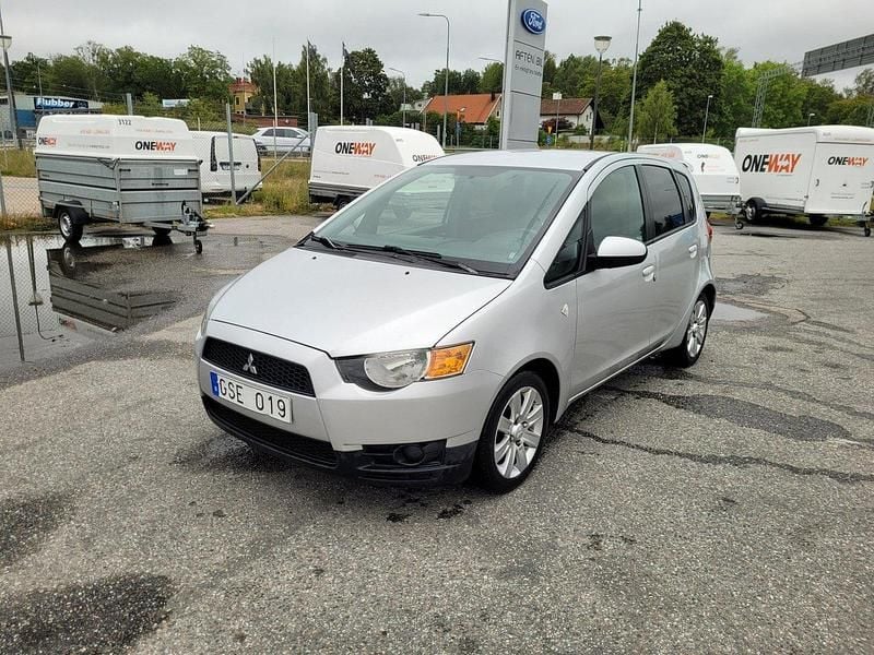Silver Begagnad 2010 Mitsubishi Colt Halvkombi | 34 000 kr (Bra pris) - Bild 1/4