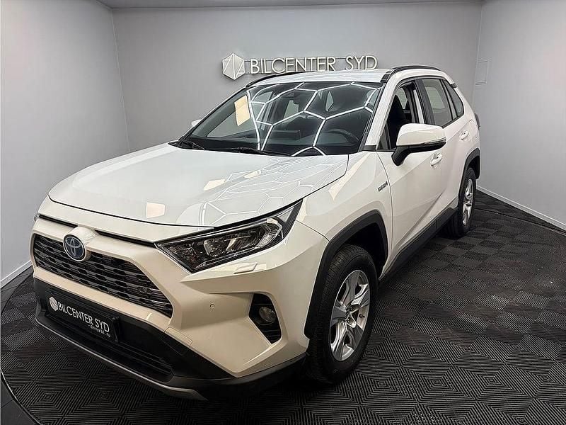 Begagnad Toyota RAV4 Active 222 HK (163 kW) 2019 Vit SUV