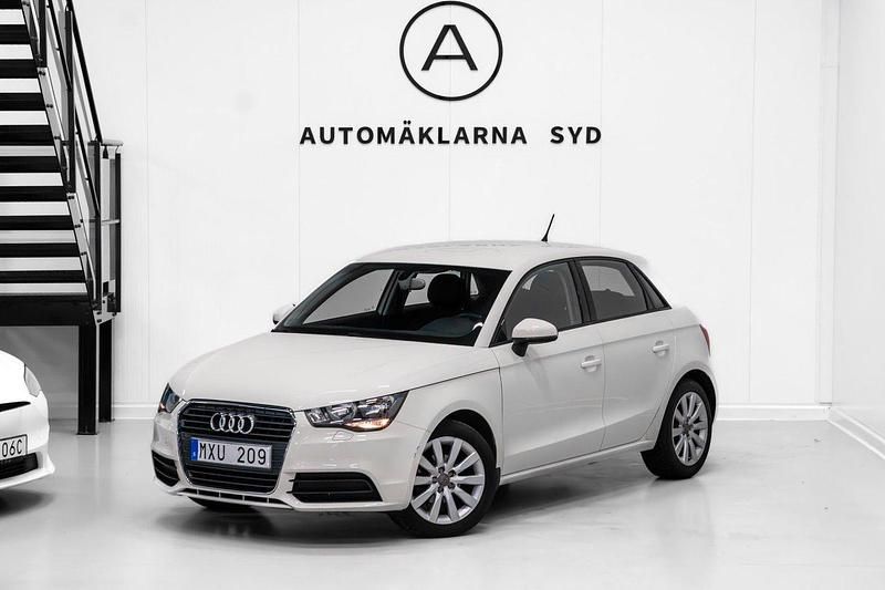 Vit Begagnad 2013 Audi A1 Sportback Halvkombi | 94 900 kr (Marknadspris) - Bild 1/4