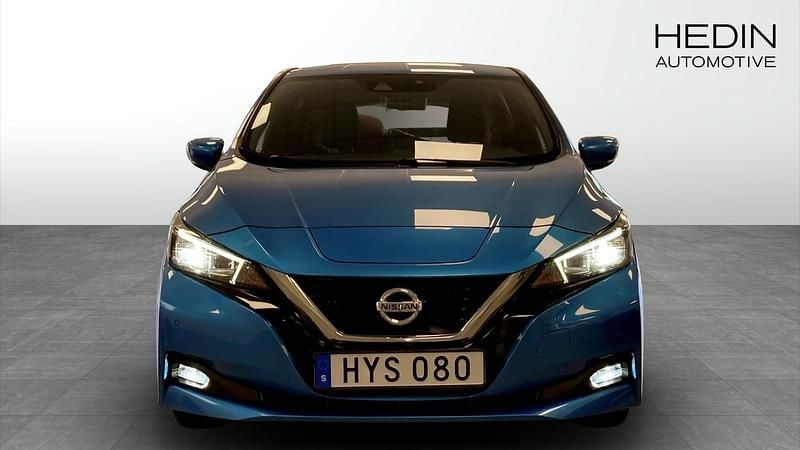 Begagnad Nissan Leaf Tekna 160 kW (218 HK) 2021 Blå Halvkombi