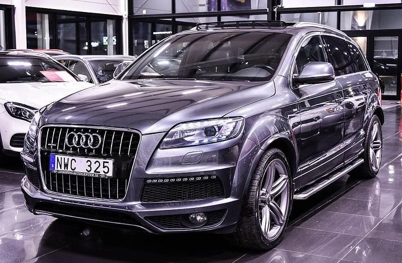 Grå Begagnad 2012 Audi Q7 S-Line SUV | 189 900 kr (Lite dyr) - Bild 1/4