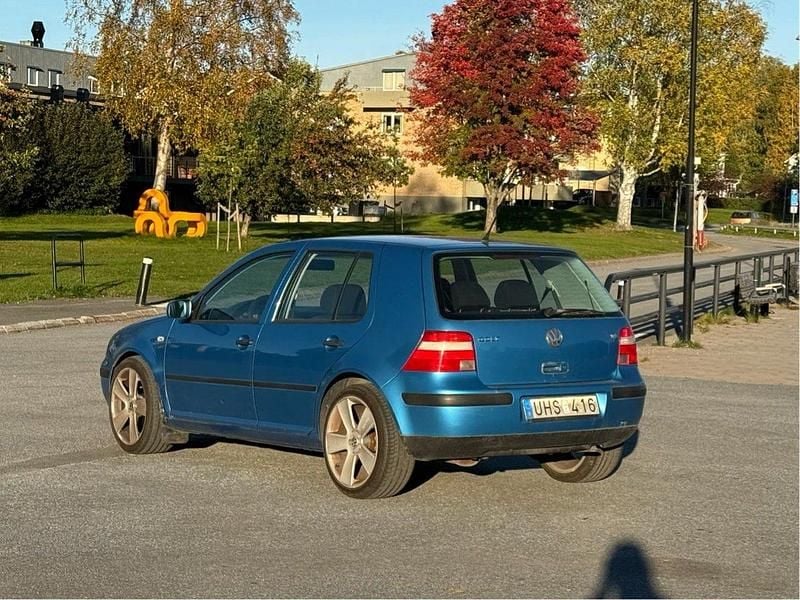 Blå Begagnad 2003 VW Golf IV Ocean Halvkombi | 17 500 kr (Bra pris) - Bild 1/4