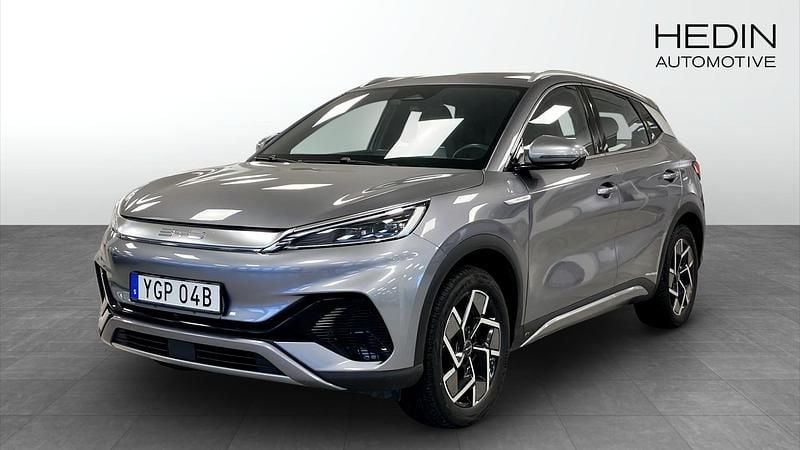 Grå (grey) Begagnad 2023 BYD Atto 3 Comfort SUV | 299 900 kr (Marknadspris) - Bild 1/4