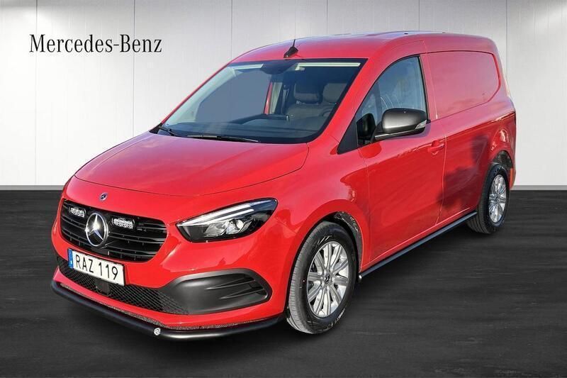 Röd Begagnad 2023 Mercedes Citan 112 Edition Van | 299 900 kr (Superpris) - Bild 1/4