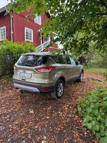 Grön Begagnad 2014 Ford Kuga Titanium SUV | 76 500 kr (Superpris) - Bild 1/4