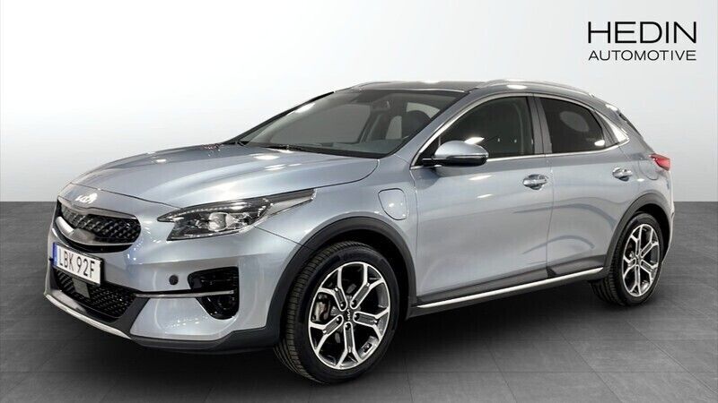 Grå (grey) Begagnad 2022 Kia XCeed Advance SUV | 259 900 kr (Marknadspris) - Bild 1/4